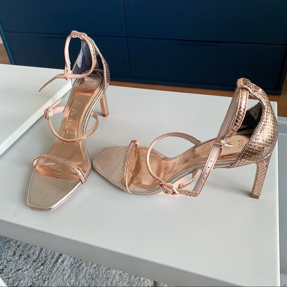 TED BAKER LONDON Leather Sandals, US 9 (EUR 39.5), Rose Gold, NEW with Tag, $115